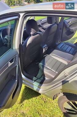 Хэтчбек Volkswagen e-Golf 2018 в 