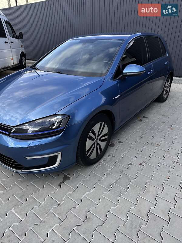 Хэтчбек Volkswagen e-Golf 2016 в Львове