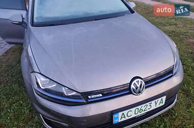 Хэтчбек Volkswagen e-Golf 2016 в Нововолынске