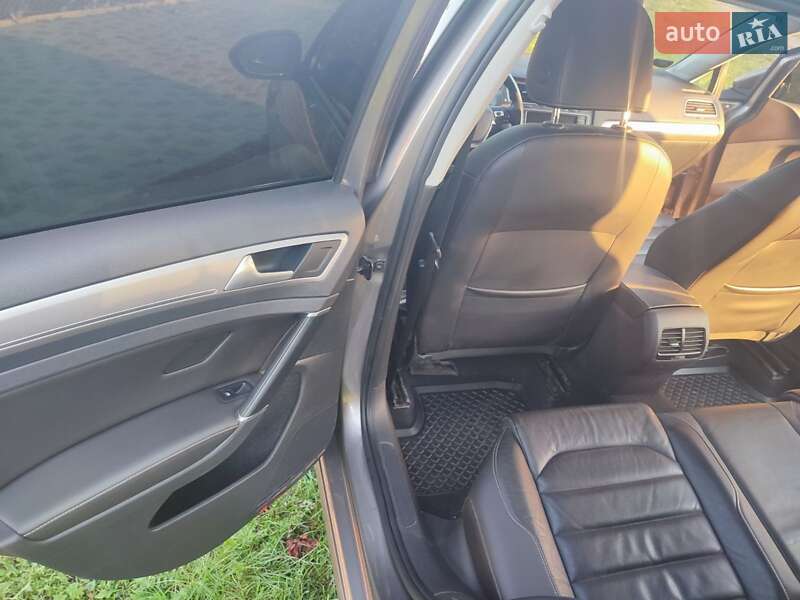 Хэтчбек Volkswagen e-Golf 2016 в Нововолынске