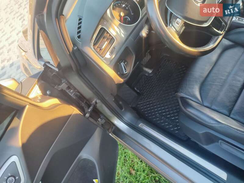 Хэтчбек Volkswagen e-Golf 2016 в Нововолынске