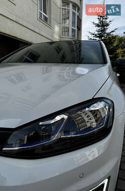 Хэтчбек Volkswagen e-Golf 2020 в 