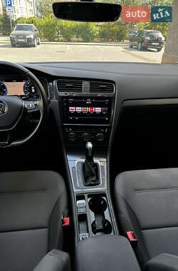 Хэтчбек Volkswagen e-Golf 2020 в 