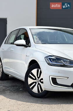 Хэтчбек Volkswagen e-Golf 2017 в 
