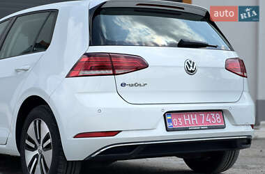 Хэтчбек Volkswagen e-Golf 2017 в 