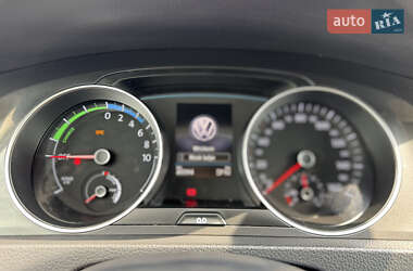 Хэтчбек Volkswagen e-Golf 2017 в 