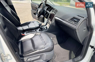 Хэтчбек Volkswagen e-Golf 2017 в 