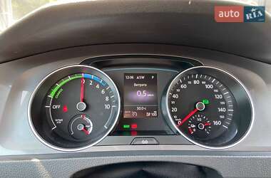 Хэтчбек Volkswagen e-Golf 2016 в 