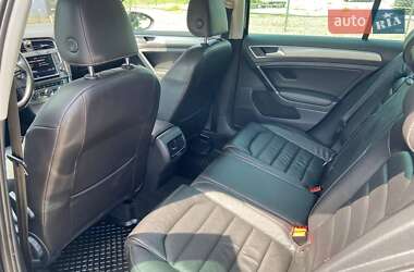 Хэтчбек Volkswagen e-Golf 2016 в 