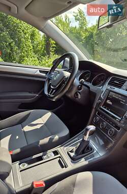 Хэтчбек Volkswagen e-Golf 2016 в 