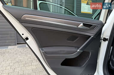 Хэтчбек Volkswagen e-Golf 2020 в 