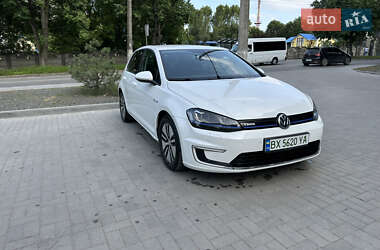 Хэтчбек Volkswagen e-Golf 2015 в Хмельницком
