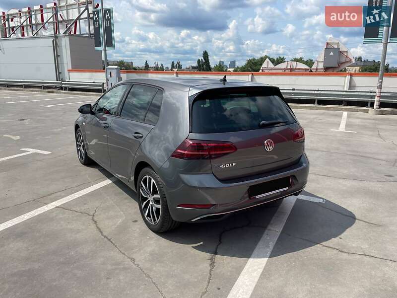 Хэтчбек Volkswagen e-Golf 2019 в Киеве