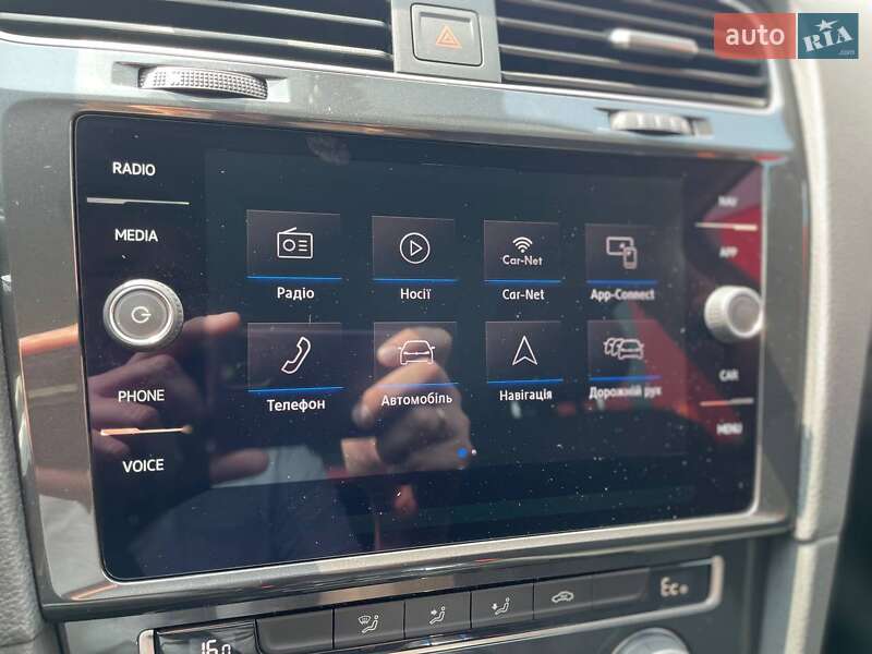 Хэтчбек Volkswagen e-Golf 2019 в Киеве