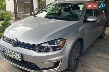 Хетчбек Volkswagen e-Golf 2016 в 