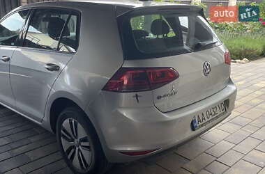 Хетчбек Volkswagen e-Golf 2016 в 