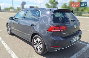 Хэтчбек Volkswagen e-Golf 2017 в 