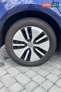 Хэтчбек Volkswagen e-Golf 2017 в 