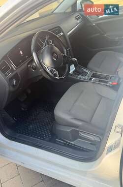 Хетчбек Volkswagen e-Golf 2020 в 