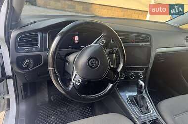 Хетчбек Volkswagen e-Golf 2020 в 