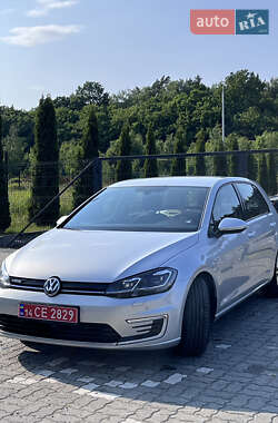 Хэтчбек Volkswagen e-Golf 2019 в 