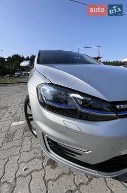 Хэтчбек Volkswagen e-Golf 2019 в 
