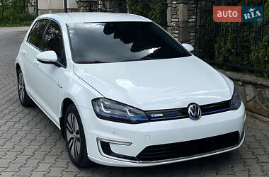 Хэтчбек Volkswagen e-Golf 2015 в 