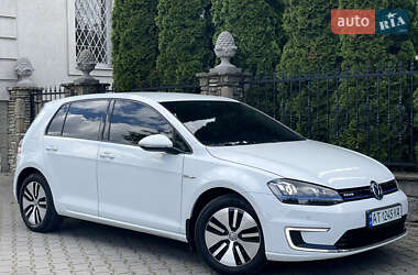 Хэтчбек Volkswagen e-Golf 2015 в 