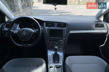 Хэтчбек Volkswagen e-Golf 2015 в 
