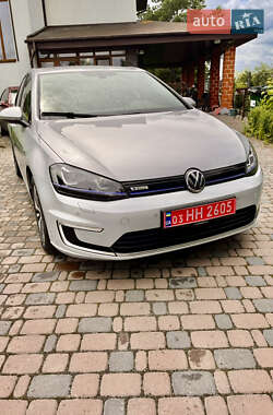 Хэтчбек Volkswagen e-Golf 2016 в Киеве