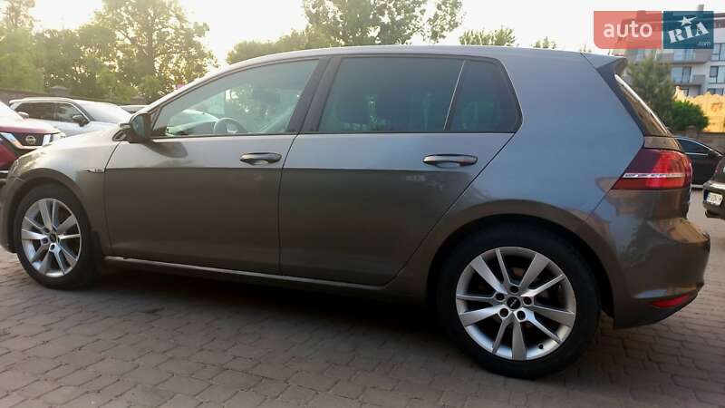 Хетчбек Volkswagen e-Golf 2014 в Рівному