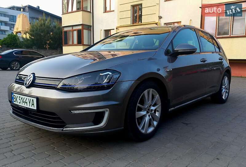 Хетчбек Volkswagen e-Golf 2014 в Рівному