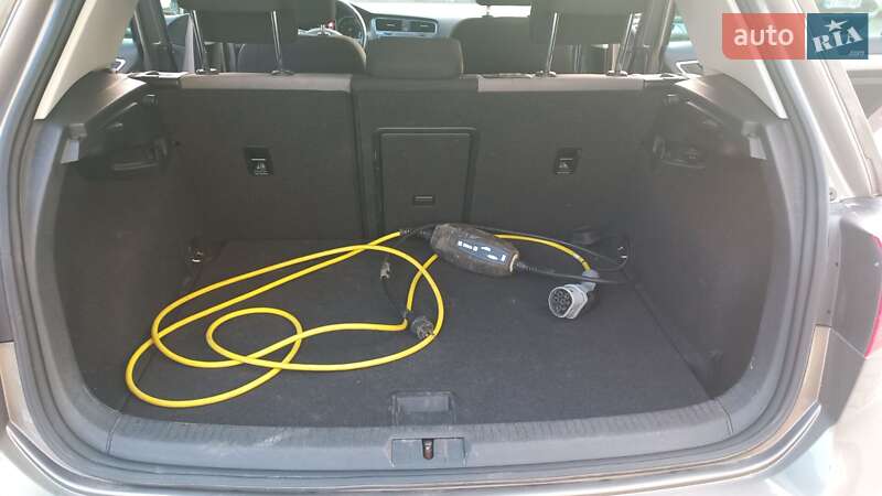 Хетчбек Volkswagen e-Golf 2014 в Рівному