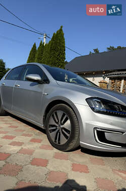 Хэтчбек Volkswagen e-Golf 2015 в Киверцах