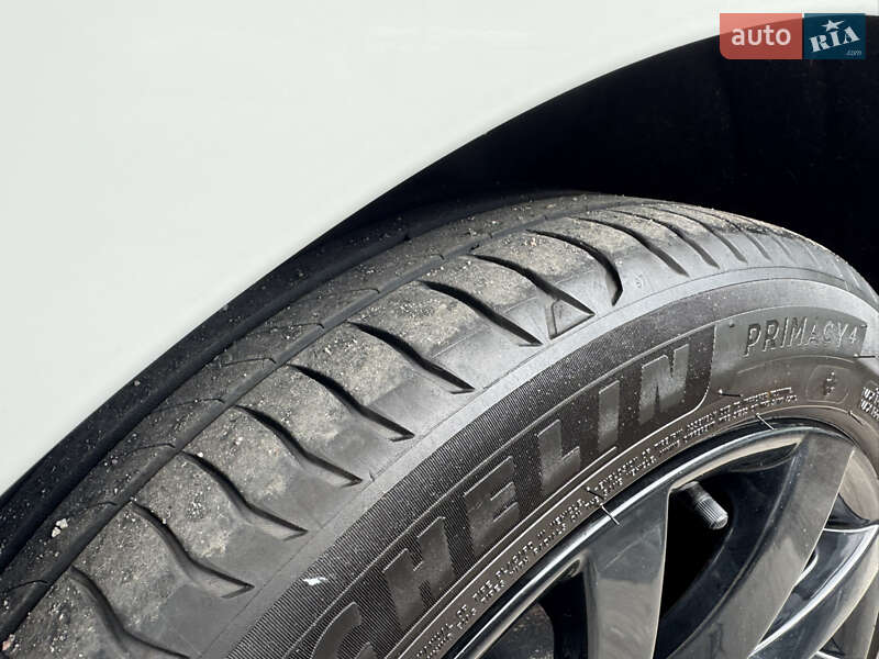 Хэтчбек Volkswagen e-Golf 2017 в Харькове фото 30 Хэтчбек Volkswagen e-Golf 2017 в Харькове