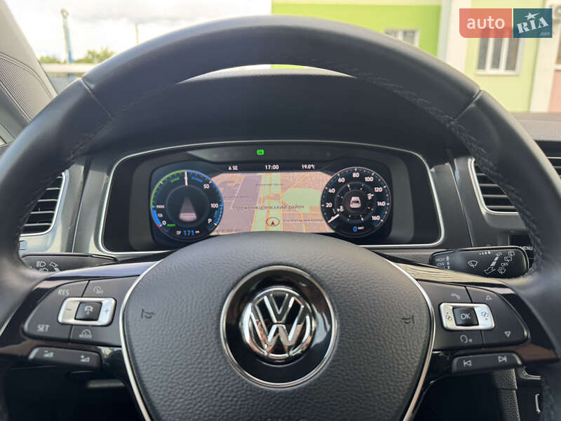 Хэтчбек Volkswagen e-Golf 2017 в Харькове фото 56 Хэтчбек Volkswagen e-Golf 2017 в Харькове