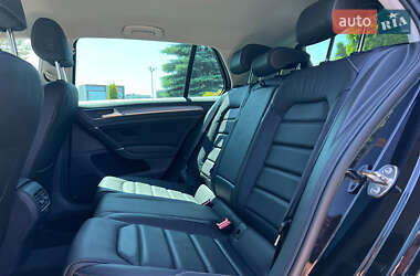 Хэтчбек Volkswagen e-Golf 2020 в 