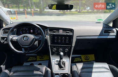 Хэтчбек Volkswagen e-Golf 2020 в 