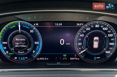 Хэтчбек Volkswagen e-Golf 2020 в 