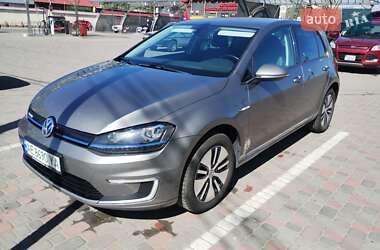 Хетчбек Volkswagen e-Golf 2015 в Дніпрі