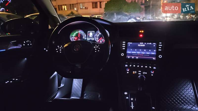 Хетчбек Volkswagen e-Golf 2016 в Львові фото 70 Хетчбек Volkswagen e-Golf 2016 в Львові