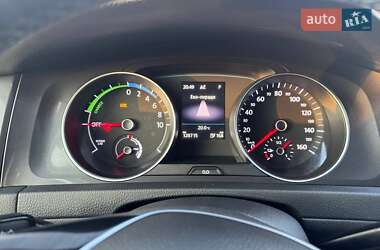 Хэтчбек Volkswagen e-Golf 2018 в 