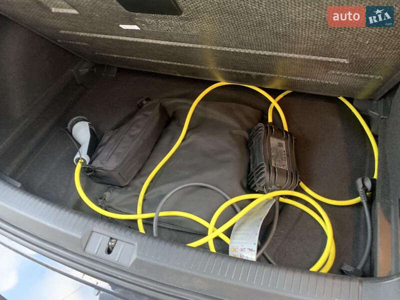 Хэтчбек Volkswagen e-Golf 2020 в Черноморске