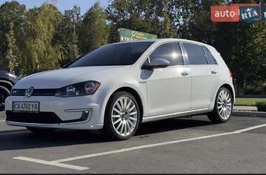 Хетчбек Volkswagen e-Golf 2016 в Умані