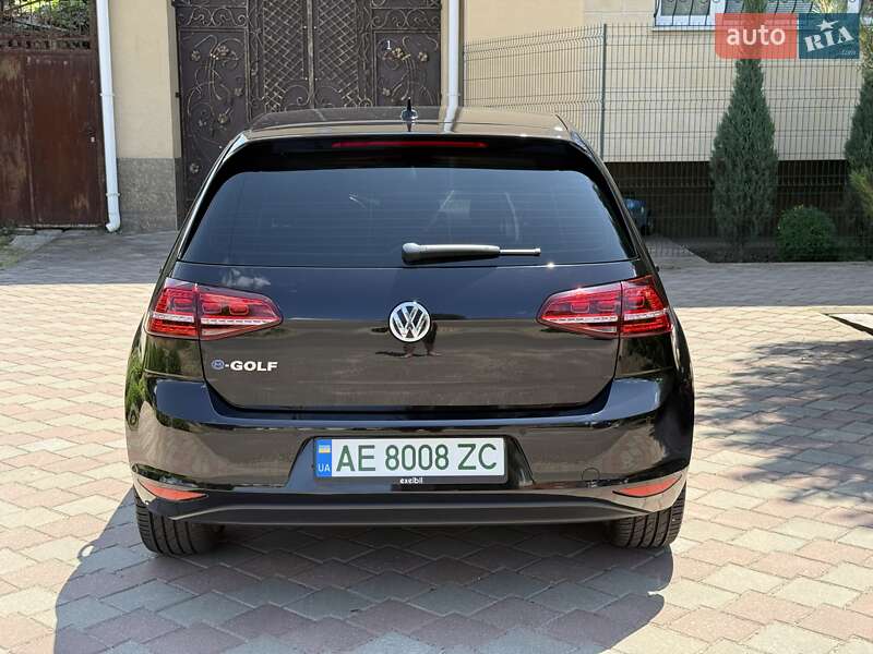 Хетчбек Volkswagen e-Golf 2015 в Миколаєві