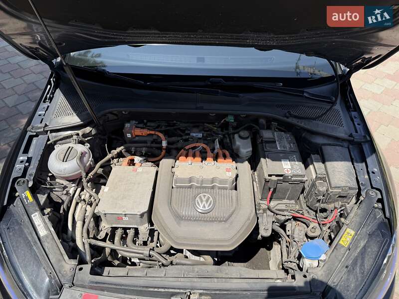 Хетчбек Volkswagen e-Golf 2015 в Миколаєві