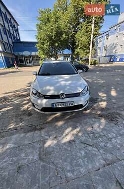 Хетчбек Volkswagen e-Golf 2015 в Івано-Франківську