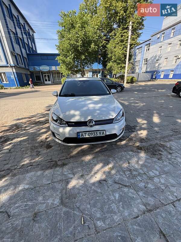 Volkswagen e-Golf 2015