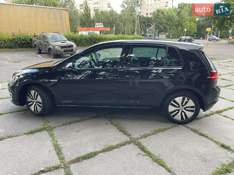 Хетчбек Volkswagen e-Golf 2015 в Києві