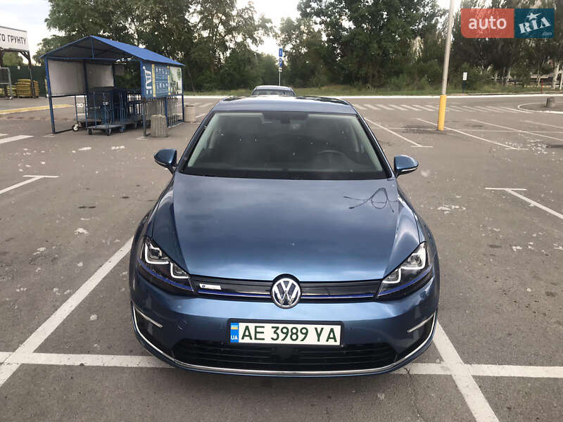Хетчбек Volkswagen e-Golf 2016 в Дніпрі